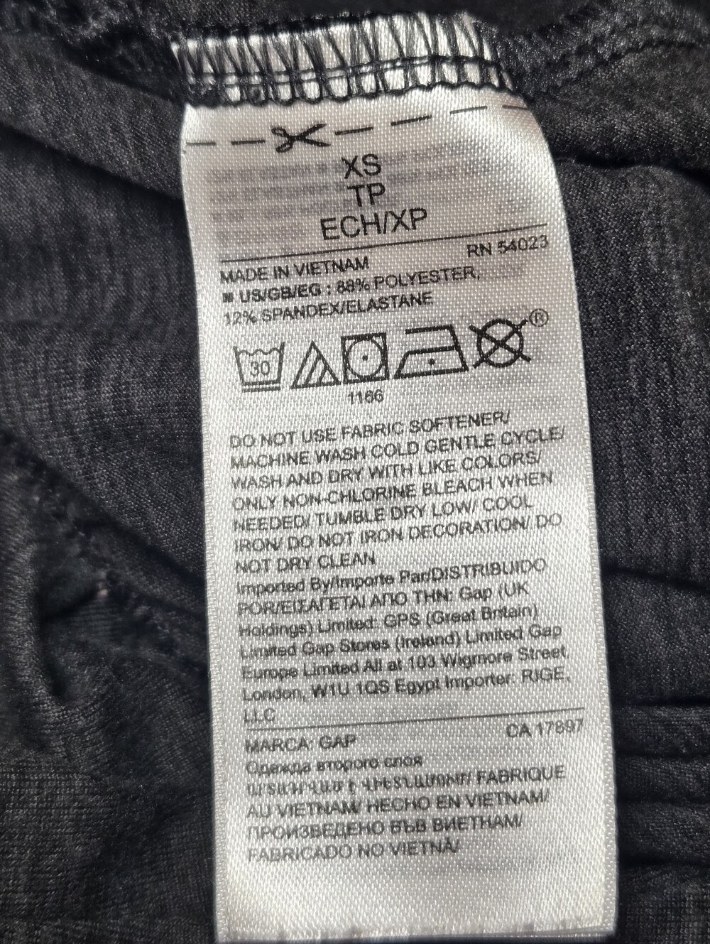 GapFit Capri Pants XS Women's Brushed Tech Jersey Athletic Wear Sport Black - Picture 8 of 9